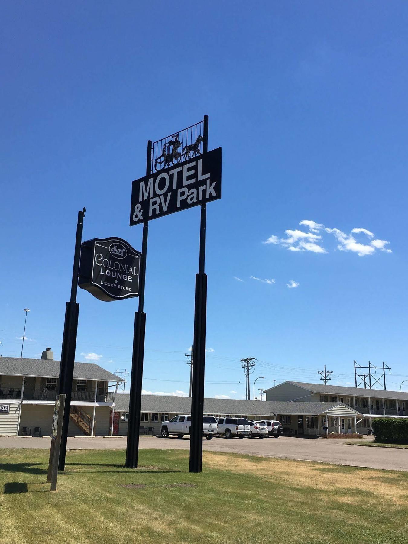 Colonial Motel And Rv Park Mandan エクステリア 写真